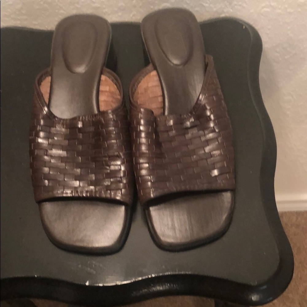 Woven wedge